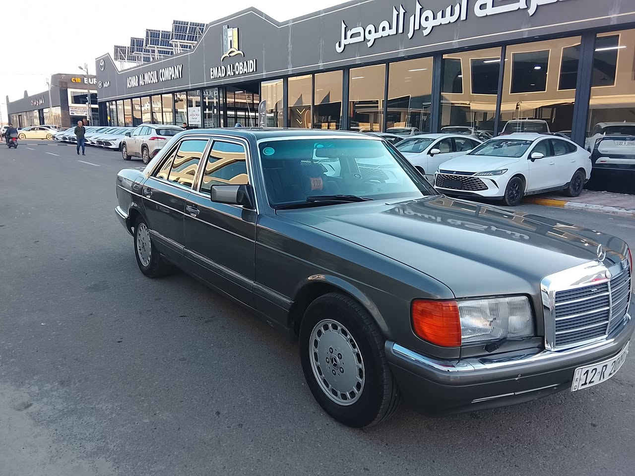 السلام عليكم سياره مرسيدس للبيع سياره موديل 91 باسم السياره موجود كربون بنزين ماكينه وج سياره نظافه خيره من الله الشراي يخابر او يراسل خاص واللي مو شراي رجاء لا يعلق ***********.                      ***********
