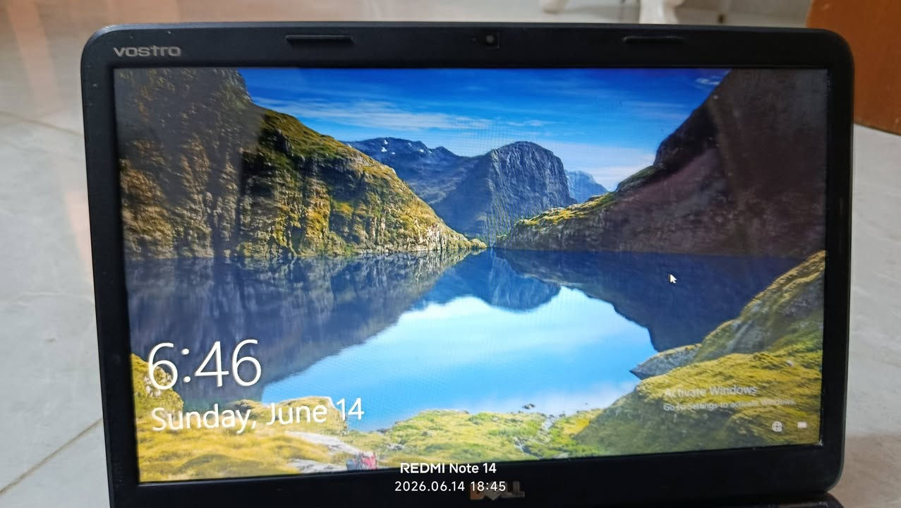 لابتوب Dell للبيع
💻 لابتوب للبيع بحالة جيدة للاستخدام اليومي
🔹 المعالج: Intel Core i3 الجيل الرابع
🔹 الرام: 4GB
🔹 التخزين: 128GB
🔹 الشاشة: 15.6 إنج
🔹 مناسب لـ: يوتيوب، فيسبوك، تلگرام، إنستغرام، أوفيس، وألعاب خفيفة
⚙️ ملاحظات مهمة:
يحتاج ماوس خارجي لأن التاتش باد مرات يعلگ
بعض أحرف الكيبورد لا تعمل (يفضل استخدام كيبورد خارجي)
البطارية ضعيفة وتحتاج شحن مستمر تقريباً
الصوت ضعيف
✔️ الجهاز يشتغل طبيعي وسريع بالاستخدام اليومي مع البرامج الخفيفة
✔️ مناسب للطلاب أو الاستخدام البسيط
✔️ بدون مشاكل بالنظام أو التشغيل
💰 السعر: 95,000 دينار قابل للتفاوض
📍 المكان: (كربلاء ،الهندية ، حي جناجة
📩 للتواصل: (*********** متوفر واتساب أو أتصال
