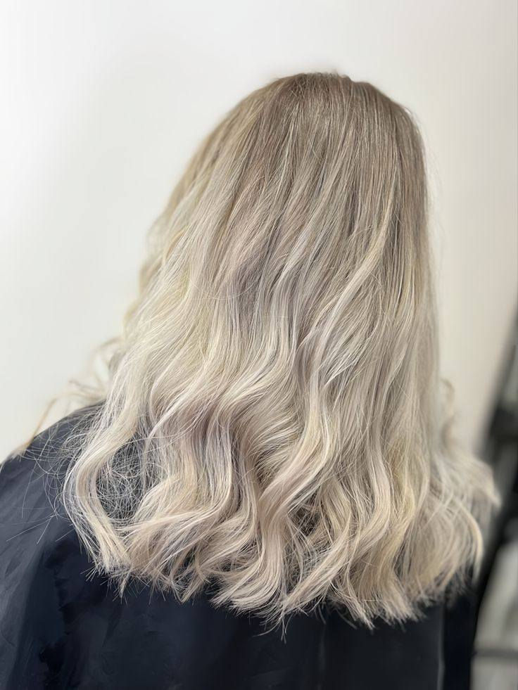 عروض على 🫂 قسم الشعر في مركز فيونا للعرائس  
دلعـي نفسـك بلوك متكامل.. 
 شغل متعوب عليه بكل حب 🫂
للحجز والاستفسار مراسلة الببيج 
عنوانا 
📍 حي الصحه شارع الكورنيش مقابل سنتر ليمونه
***********
