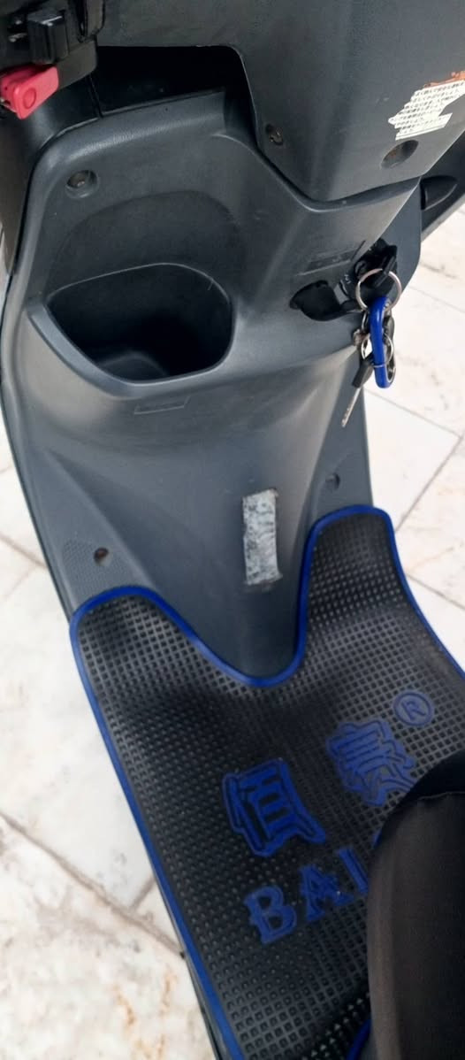 السلام عليكم...
للبيع دراجه منغولي موديل 2003دراجه جديده كهربائيات كله شغاله  اكلوبات اشاير كله شغال دراجه مامفتوحه وخير من الله صالنصه بلادي  كابريتر كله بلادي دبل سكليتر
مكان كربلاء قرب جامعه الزهراء. 

للاستفسار ***********
