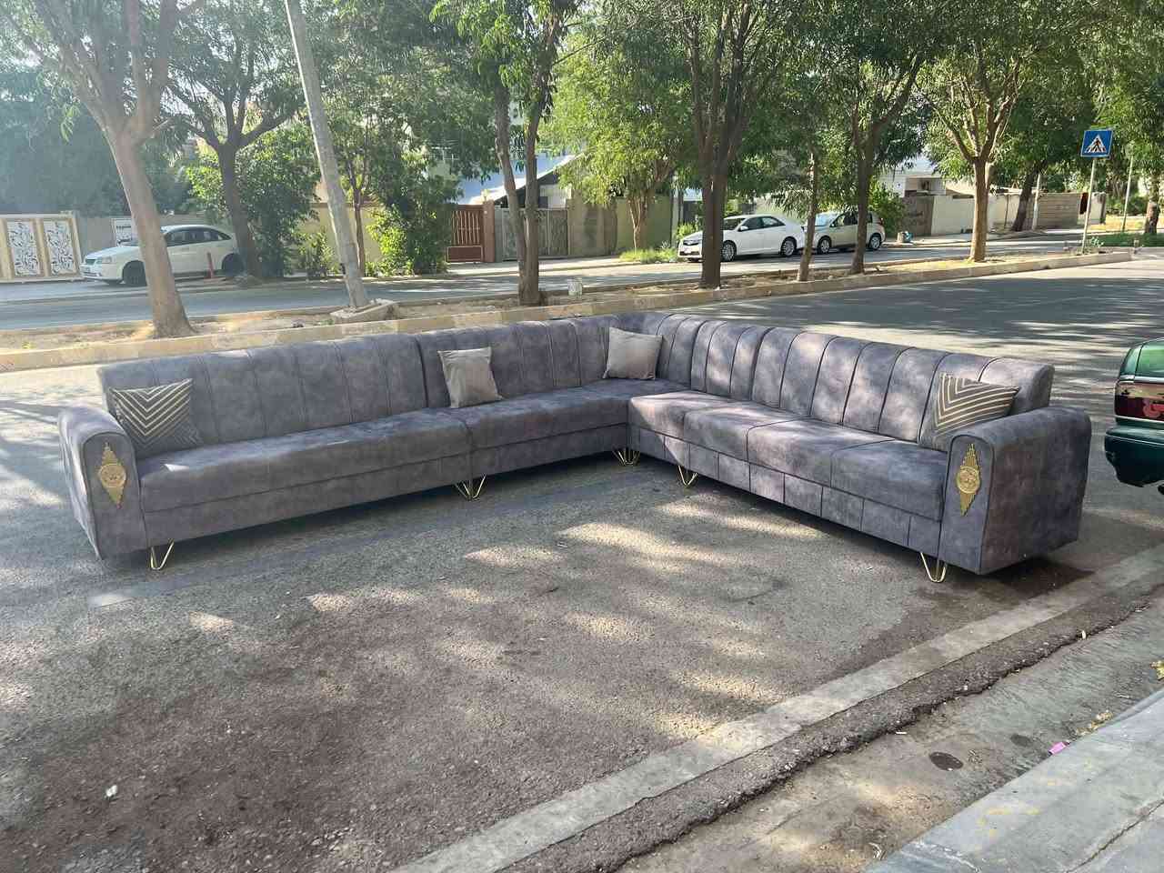 فرۆشتنی خیرا
دە سکرد فوڵ خوسوسیە  ئیسفە نجی 10سانتیمە
10نە فە رییە رە نکی رە ساسیە  قوماشی شاموییە
نرخی تە نها 225هە زارە
ماڵ بۆ کە س دانانیم هه رکە س زووهات پیرۆزی بیت
ژ.م ***********
شوین.کە لار

