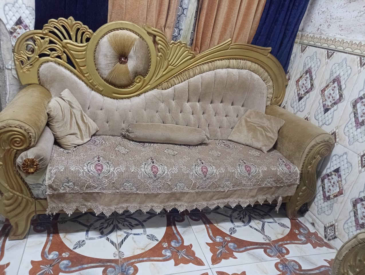 السلام عليكم كاونتر ب200وتخم ب200بي ضرر بسيط الاتصال على رقم ***********
