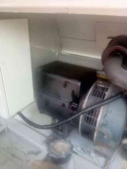 كابوته 3 بستم توليد 9 كيفي سنكل كابينه تايرات وراديتر دبل وخزان وقود وجهاز اوتو  إطفاء وتشغيل بسعر 14 ورقه المكان صويره معمل سيف البيضاني للمولدات الحي الصناعي ***********
