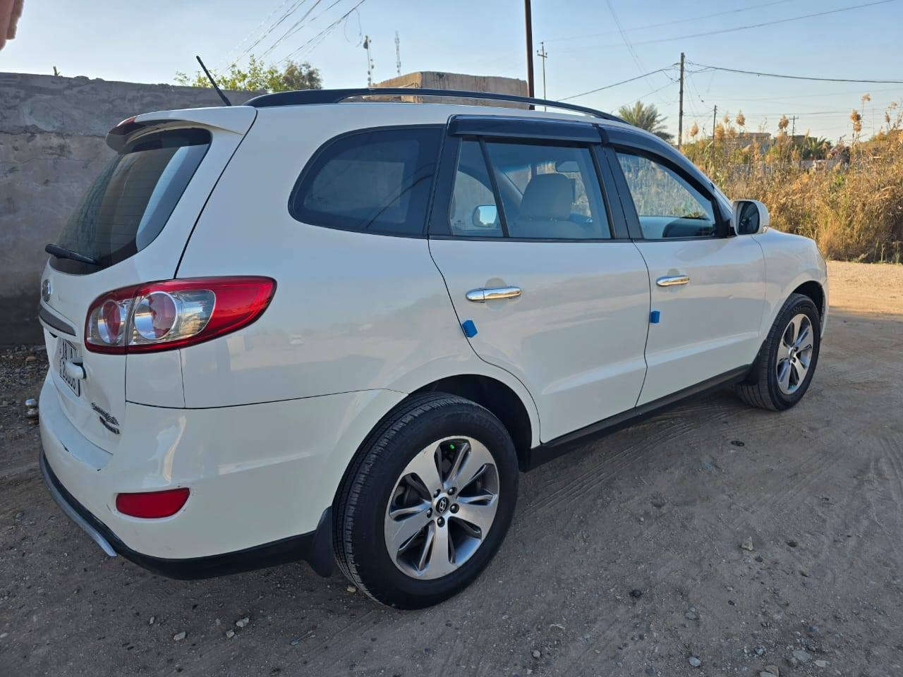 السلام عليكم رمضان كريم علينا وعليكم سنتافيه للبيع موديل 2012 خليجيه سبعه راكب  سياره بها اربع قطع صبغ ابيع حزام يتواجد السياره في بابل رقم بابل الانكليزي    ***********
