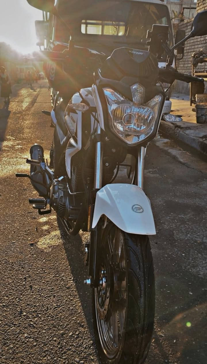 سلام عليكم RK 200 موديل 2025
رقم انكليزي دراجة بأسمي تحويل ثاني يوم 

ماشية 10.000km 
دراجة نضيفة 
مابيها اي شي شغل واطلع 

سعر //2,600
مليونين وستمية الف 
وبيها مجال 
عنوان الاعظمية المقبرة الملكية
رقمي //***********
