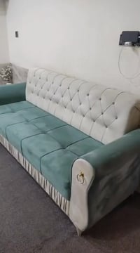 طقم كنب • ٥ قطع • ٦ كوشات