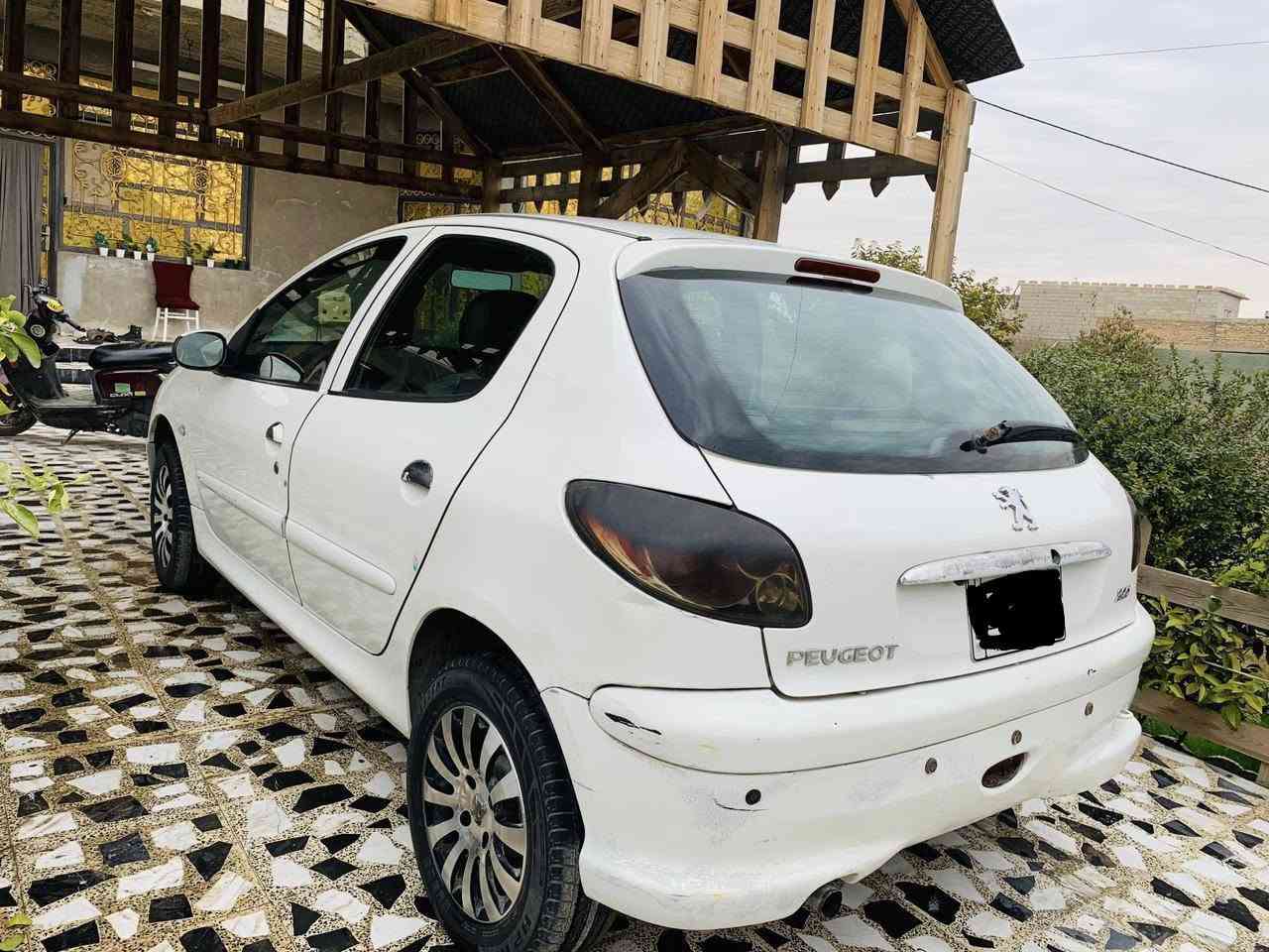 السلام عليكم بيجو فرنسي موديل 2009 مكينة وگير مكفولات تدفئة شغالة تبريد يشتغل بس حار كمبريسر شغال اعتقد بيه ليك ا بأسمي رقم انگليزي سنوية لحد 2031 تحويل ثاني يوم السعر 35 وبيهة مجال  مكاني بغداد ***********
