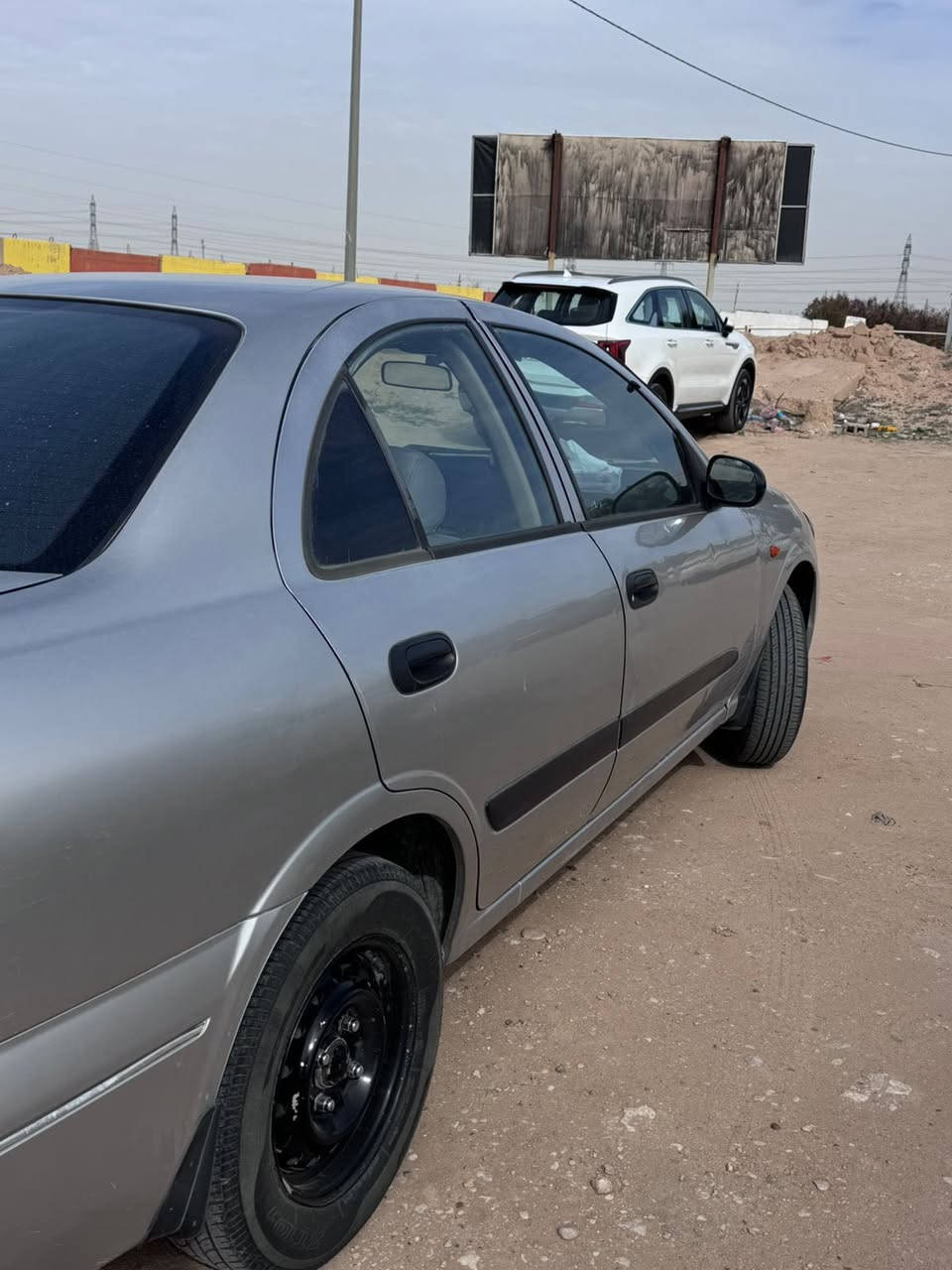 السلام عليكم
من رخصة الادمن 
نيسان سني للبيع 
موديل 2006
محرك 1800
سيارة حدادية جديدة
تخم تاير جديد
سيارة قبق اسود الياباني الاصلي 
السيارة بيه رشات صبغ اثر جراد 
رقم بغداد مميز
مكان السياره كربلاء 
السعر 89 بيهه مجال قليل 
للاستفسار اكثر الاتصال او واتساب
***********
