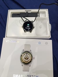 ساعة ذكية • إلكترونيات