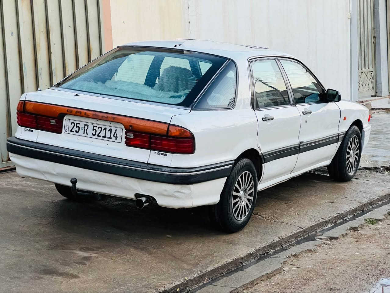 مسيبوشي كلاندموديل١٩٨٩ابيض
رقم كركوك مشروع وطني رقم انكليزي كلها جديد تحويل ثاني يوم
بيها بونيت و ربع جاملغ صبغ فقط
حداديه و تايرات بشرط كهربايي كلها شغال گير عادي سياره فتحه 
مكان سياره كركوك 
***********
سعر٣٧بي مجال كركوك, العراق
