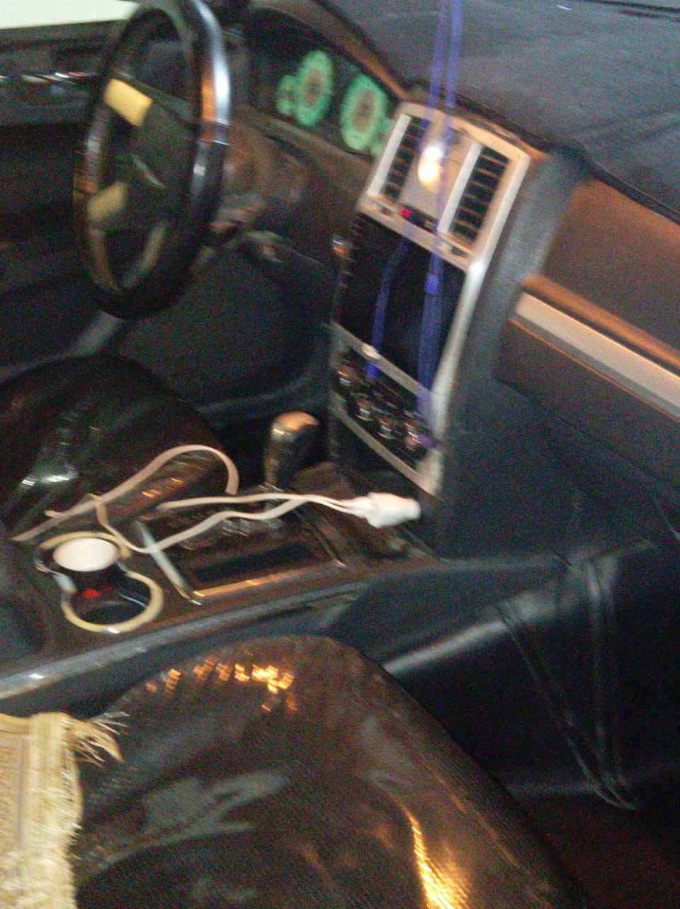 وبامه 2010 أصل رقم نينوى دولي سنويه جديد مشروع وطني مصفر هيئة غرامات محرك جديد 3500 كير اكسل تبريد السياره جاهزه خط موصل بغداد ضرر جاملخ بونيد بدون دواخل سعر 110 بي مجال *********** عنوان موصل
