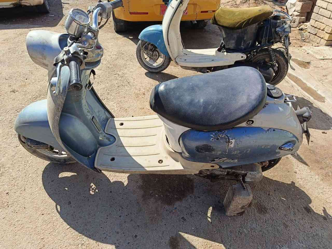 السلام عليكم دراجه عبد حليم دراجه نضيفه كله شغال بس نقص باتري باقي كله شغال مابيه شي لا صوت بل اكسل سعر 150 وبيه مجال بسيط حت جيه مكاني بغداد بوب لشام راقم ***********
