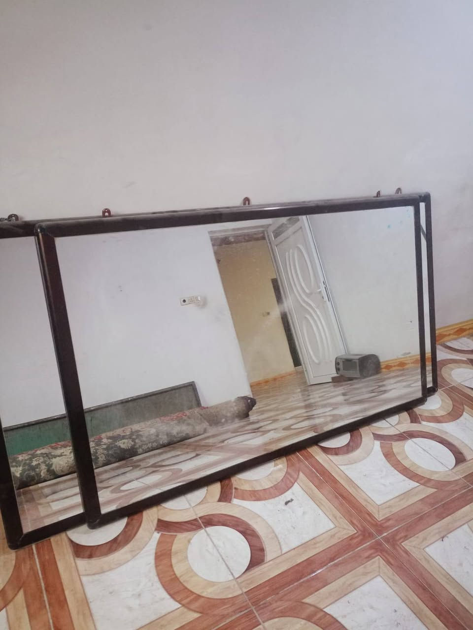 السلام عليكم عندي مريات للبيع حجم كبير بيع مستعجل الجبيرة 
العرض 2.30سم/ الارتفاع 1.6سم
اصغر من الجبيرة شوية 
العرض 2.00 سم / الارتفاع 1.00سم 
اصغر من الوسط 
العرض 1.65سم / الارتفاع 1.00سم 
الصغيرة اخر وحده 
العرض 2.26سم / الارتفاع 45 سم مكان سومر  قريب جامع قباء 
***********
