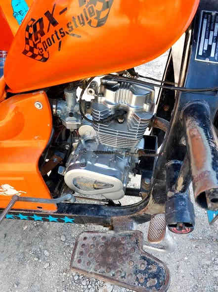 السلام عليكم
متاح ستوتة فرس (رقم موديل2021) سنوية تنتهي2030 مكينة جديدة 150 البدي مصبوغ عام كهربائيات كلها شغاله لايت سلف هندر اشاير عينه كلها بلاد التايرات الخلفيه مال كيا مكاني قضاء المدينة السعر(3,500 )وبيها مجال . جماعة ال3000 لا يتعبوني ولا تراسلني اصلا ***********
