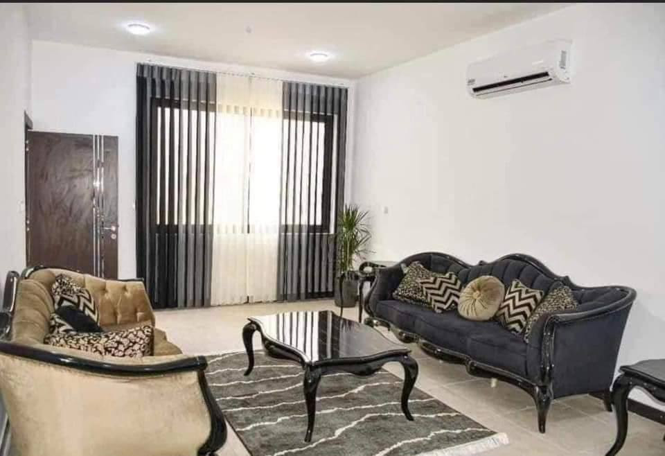 دار للبيع 

مجمع النخيل السكني 

مساحه 200م

مرحلة الاولى 
جاهز للسكن 

سعر شركه 134
واصل 50 + تطلوعة والباقي يتحول للمصرف العقاري 

استلام الدار مباشر 

للاستفسار الاتصال 📞☎️ 

***********

***********

يتوفر عروض كافة المجمعات السكنية
