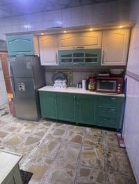 كاونتر مستعمل للبيع مع ملحق مع سنك مع مرشحه العنوان بغداد ساحه عدن   ا...