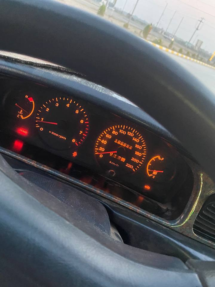 سوناتا 3 موديل 2000 
رقم بغداد جديد تحويل ثاني يوم 
سنوية حتى 2028
محرك وكير كفاله 
خياس مابيها 
منضمومه زنون 
صدر وتايرات جديد 
داخلها نضيف مثل ما تشف بلصور 
بيها فقط جراد 
ترايها حلو للبصرة 
كلشي بيها بلاد وشغال 
كهربائيات بلاد 
سعر 55 ومجال بسيط 

*********** بعقوبة, ديالى
