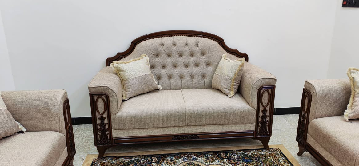 السلام عليكم تخم عراقي للبيع عشر مقاعد جديد ما مستخدم السعر, 1,300,000
الاستفسار إتصل على الرقم ***********
