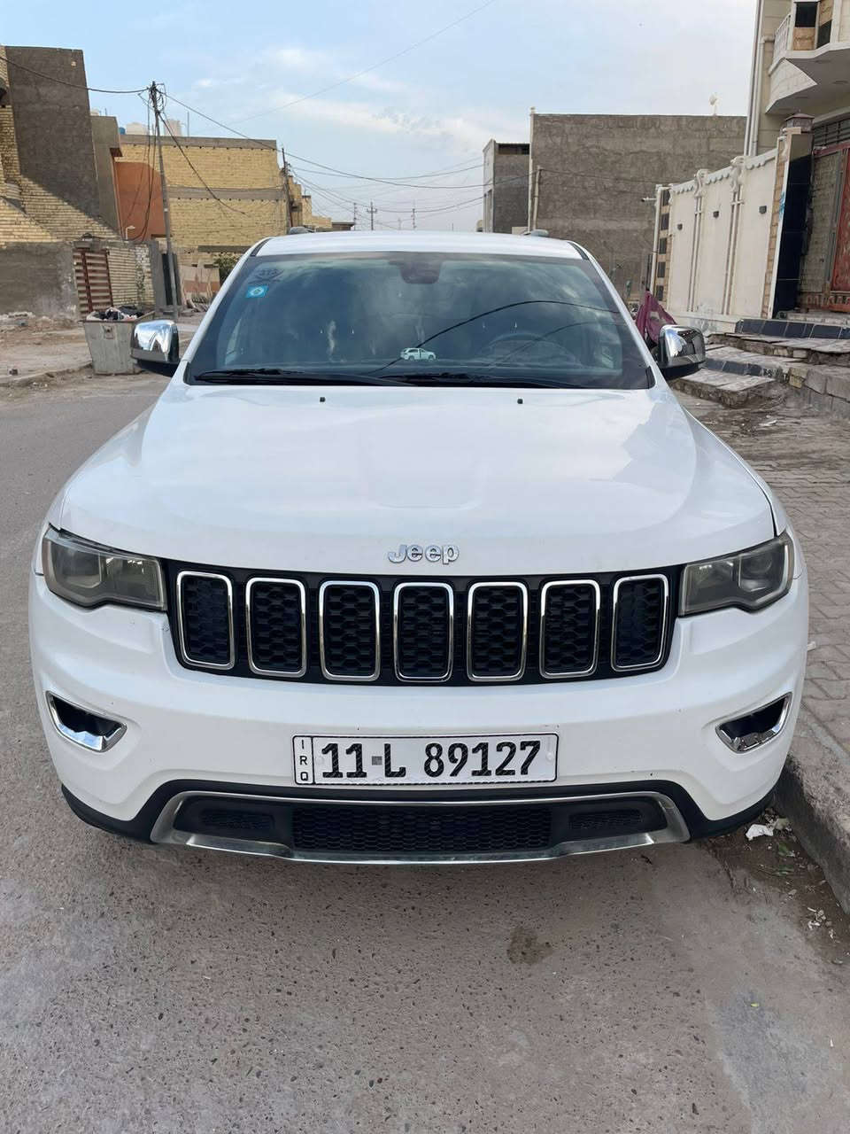 سلام عليكم 
2019Jeep وارد امريكي
فول عده لفتحه لمتد
مواصفاتها معروفه 
تخم تايرر جديد 
حداديه جديده
سياره نضيفه ميحتاجلها ترتيب 
وسونار موجود بالمنشور واي تفاصيل بالخدمه 
***********
مكان بغداد
