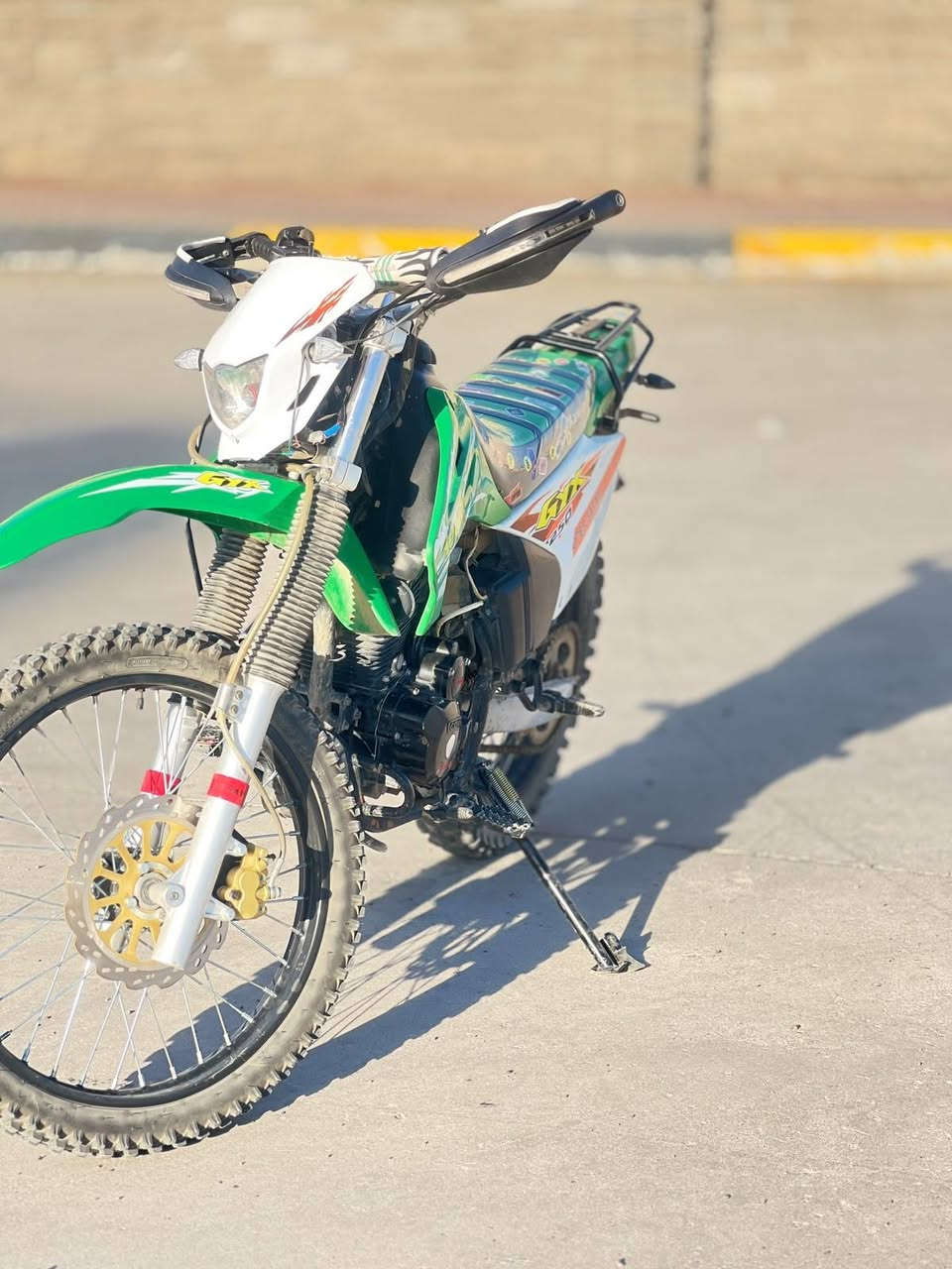 السلام عليكم كاويار للبيع موديل 26محرك 250 شرط ما مطخوخ صبانه كهربائيات شغاله السعر مليون وميه وبي مجال ***********
