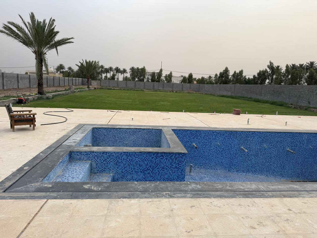 السلام عليكم بعد التحية عيدكم مبارك
متوفر مزرعة للاستثمار بحاجة لشريك المزرعة تقع على الشارع العام مباشر على مساحة ٢ دونم تتكون من بيت بمساحة ١٣٠ متر صالة ومطبخ عشرة في ٥ نظام امريكي غرفتين نوم صافي مساحة كل غرفة ٥ في ٥ و مسبح اوفر فلو ٥ في ١٢ وجلسات شتوية وصيفية وباربكيو وغرفة سيطرة كهرباء وغرفة دبل منظومة مسبح وحديقة صافي مساحتها ٢٠٠٠ م نسبة الانجاز الحالي ٧٠% المزرعة باسمي وبدون اي وسطاء المكان بغداد الرضوانية اي استفسار التواصل على الرقم ادناه مع جزيل الشكر
ابو علي ***********
 واتساب او اتصال
