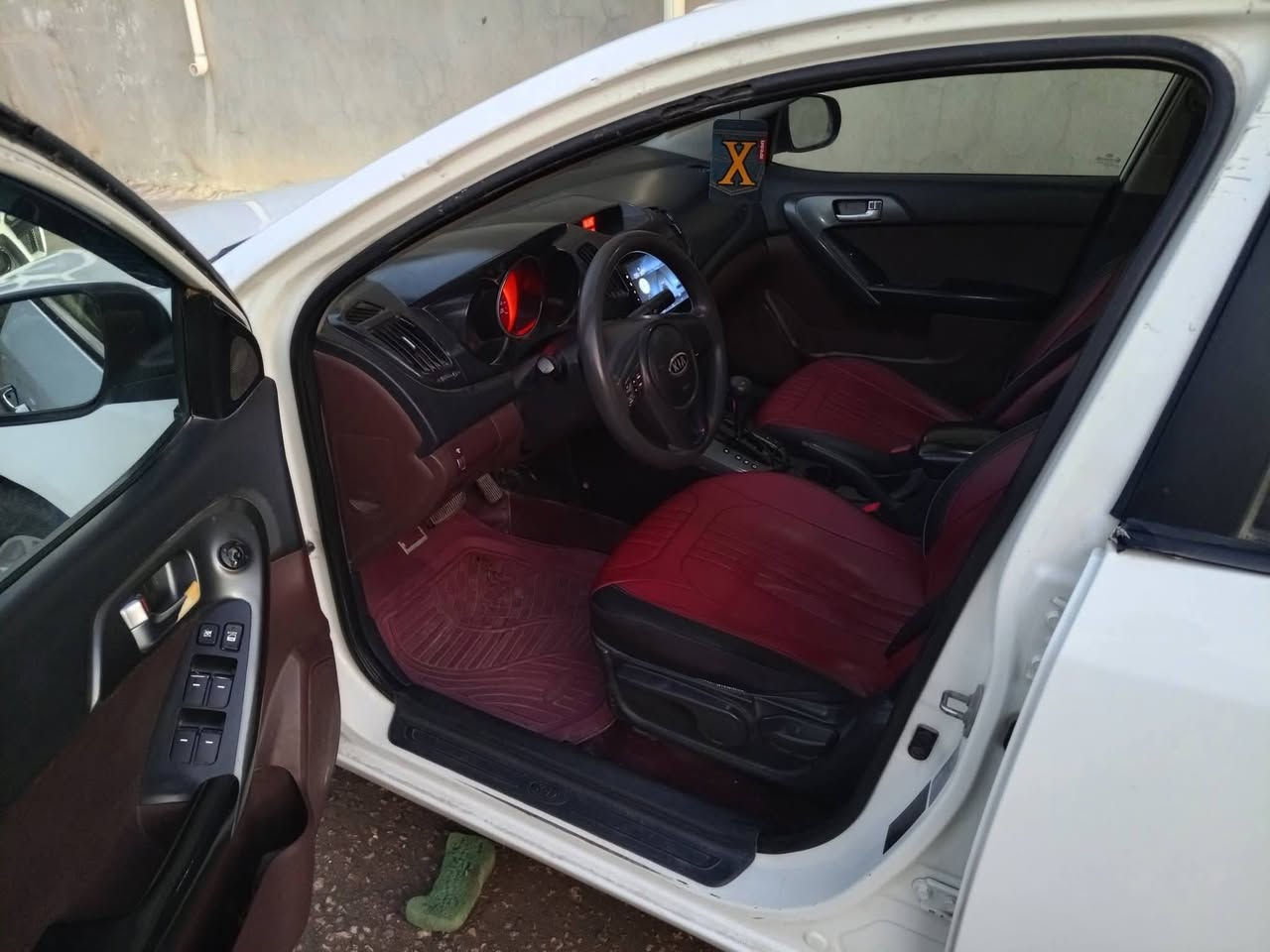 سلام عليكم سيراتو موديل ١٠ محدثه ١٢ مكينه ١٦٠٠ كير جدد سياره مال جناي امانه الله حداديه زيرو تخم تاير ستوه مشدود  بيها صبغات قليله مكفوله من الضربه تريد تحويل تريد وكاله مكانها النجف الاتصال ***********
