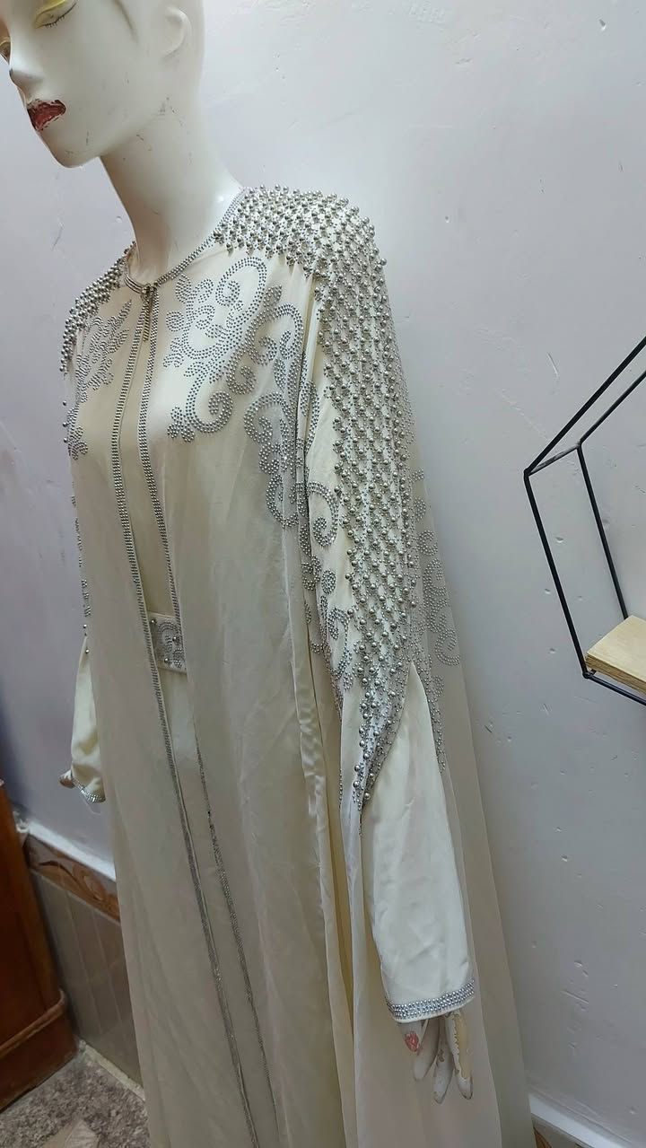 هلوو بنات
قفطان اوف وايت 3ساعات ملبوس فقط قياس 50يلبس 48 
ماخذته ب75 اريده ب50مع التوصيل 
يوجد خدمة توصيل لجميع المحافظات العراق 🇮🇶


**إذا كنت صاحب هذا الإعلان وتريد حذفه لأي سبب، رجاءا أرسل رسالة إلى الدعم الفني**