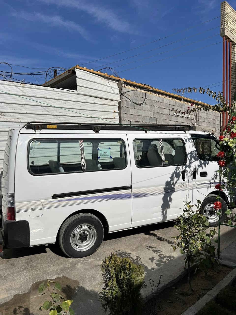 السلام عليكم 
للبيع نيسان يورفان موديل 2009سياره جاهزه كير محرك اكسل شواصي كهربائيات صدر جديد تخم تاير كله جاهزه محرك كاز جديد لا تنقيص ولا تبخير 
العنوان بغداد ابو غريب 
السعر 125وبيه مجال
رقم الهاتف***********//***********
