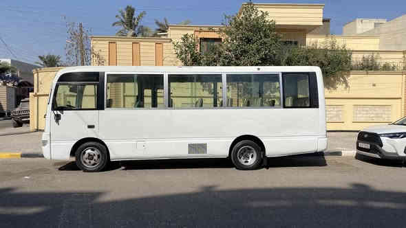 كوستر نيسان سيلڤيان - موديل 2002
سيارة 30 راكب، مكينة VVT-i، كير عادي.

✅ مكينة وكير وأكسل خير من الله
✅ بيها مكانات رش صبغ تجميلي فقط
✅ تخم تاير جديد + 6 رنكات جوبلس ويل ناصي 17 
✅ دوشة جديدة، كاعية وكشنات نايلون
✅ أرضية جديدة، دوشمة درجة أولى
✅ الكشنات سياحية

📍 رقم: بصرة إنكليزي
📄 السنوية باسمي، والتحويل ثاني يوم شرط التحويل

🚐 السيارة عدلة ونشيطة، وبالعافية على الياخذها.

السعر 140 ورقه و بيها مجال قليل 

📞 للإستفسار: ***********
