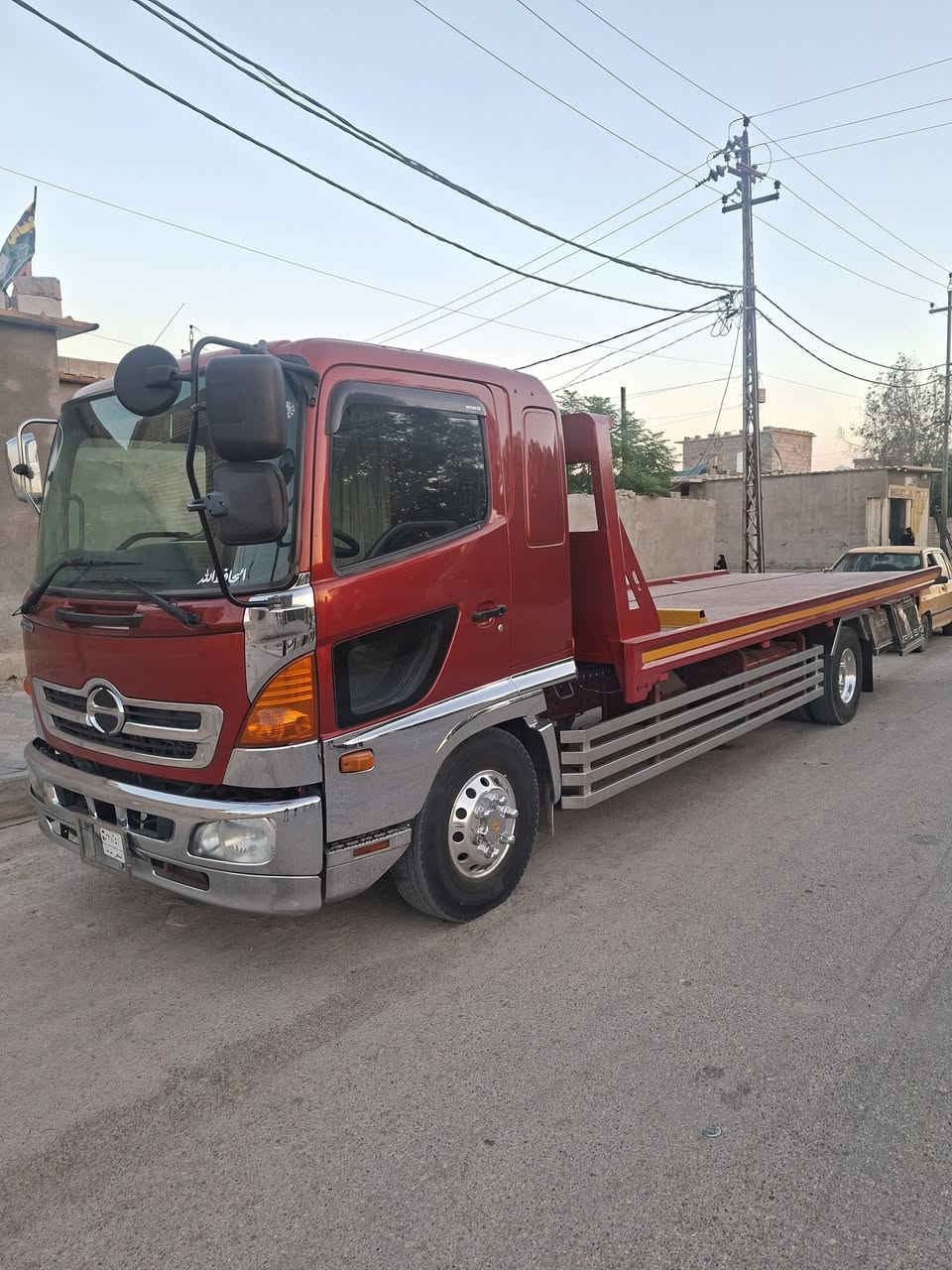 سلام عليكم هينو شيطان صطحه للبيع موديل 23 دخول جديد مكينه 5 سوبر طول سته و 60 مامشتغله بالعراق مكفوله العنوان واسط الصويرة ***********
