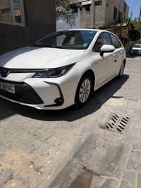 عندي كورلا موديل 25 كفاله عامه من ضربه و صبغ و بارد رقم بغداد بسمي مكا...