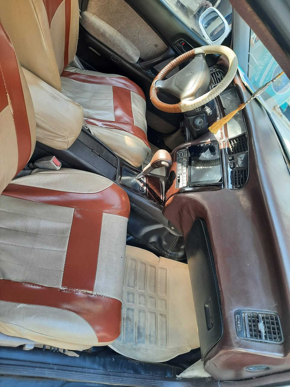 بطه مكفوله من الكص والنقل الجثه والضربه والصبغ العام سياره جاهزه حداديه وتخم تاير ومكينه وكير كفاله وشاشه وكامره ما ناقصه شي مكانها ميسان المجر الكبير سعرها ٥٠ وبيها مجال ***********
