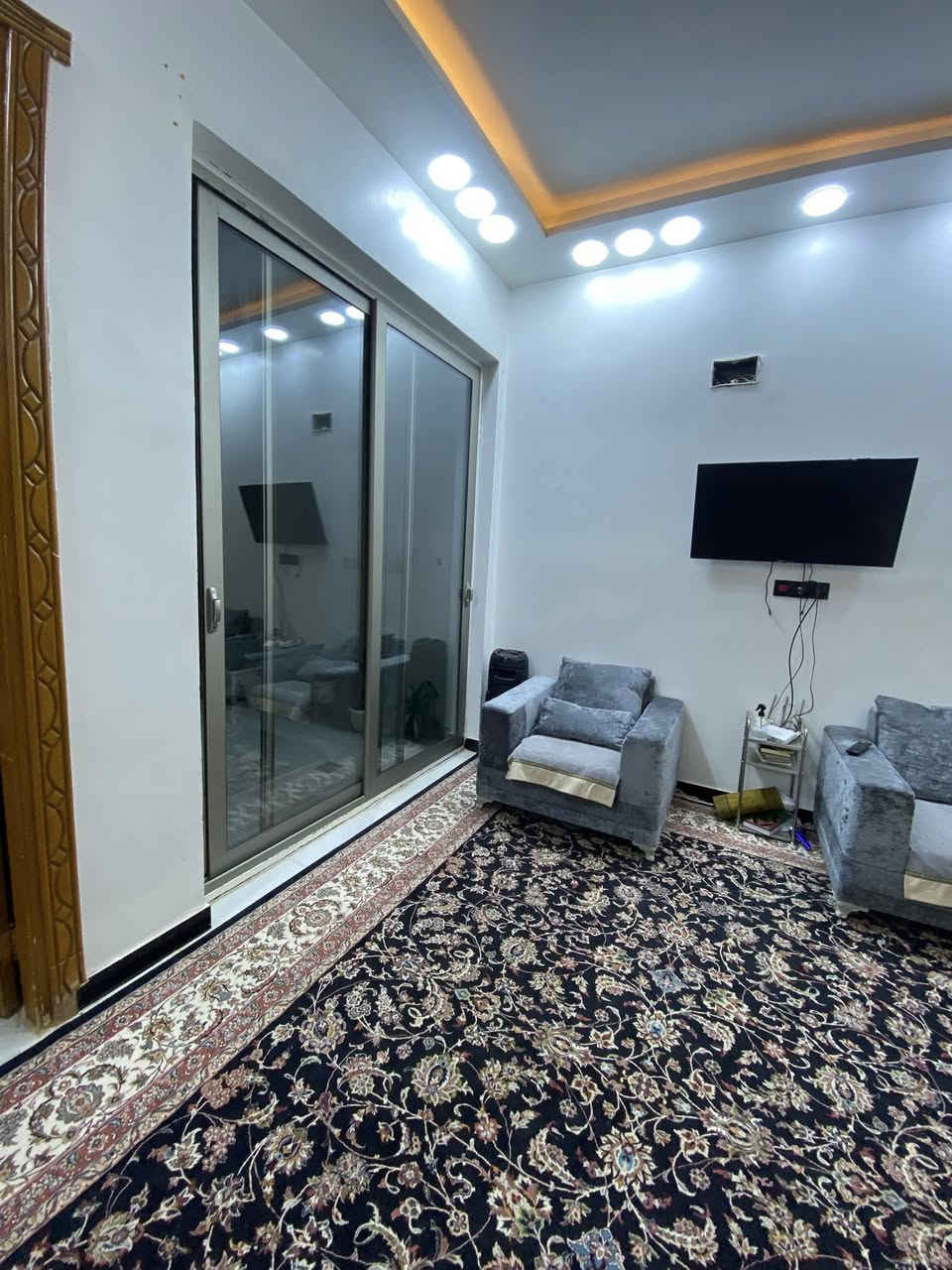 � بيت للبيع – منطقة النداء
📍 موقع مميز جداً

 • قريب شارع كربلاء
 • مقابل كريت مول
 • قريب شارع جامعة الكفيل
 • المنطقة قيد التطوير (تبليط ومجاري قريباً)

🔹 مساحة الأرض: 200 م²
🔹 عدد الغرف: 6 غرف
🔹 الاستقبال: 7×4
🔹 صالة رئيسية: 10×4
🔹 صالة إضافية: 4×2
🔹 غرفة ماستر: 7×6
🔹 غرفتين إضافيتين: 4×3
🔹 عدد الحمامات: 3
🔹 حديقة داخلية: 3×2.5
🔹 واجهة البيت: 10×20

✨ تصميم مريح ومساحة واسعة للعوائل
📞 للاستفسار والمشاهدة مراسلة خاص***********
