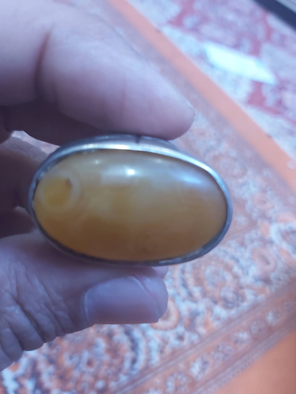 السلام عليكم  محبس قديم كلش صياغة فضة قديمة جدا سليماني ضخم اصفر  السعر ١٥٠ الف بغداد    ***********
