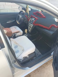 سياره يارس موديل ٢٠٠٨ سياره جديده السعر ٦٧ وبيها مجال 07717358533