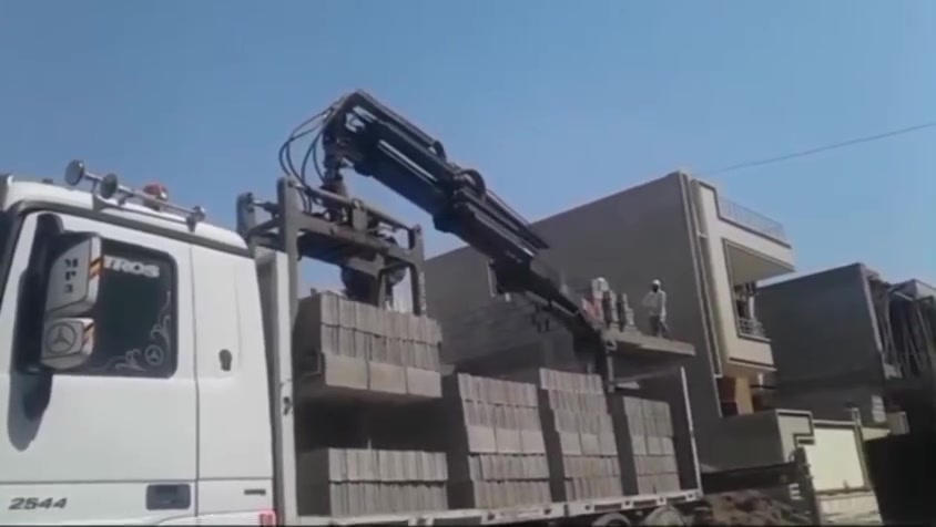 يتوفر بلوك درجة اولى ثقيل (2 كيلو) اسمنت  سعر 1000بلوكة 450 مطروح بالمعمل بدون توصيل  .وايضا يوجد توصيل كافة مناطق ديالى وبغداد و اب سعار تنافسية ...للاستفسار ***********
