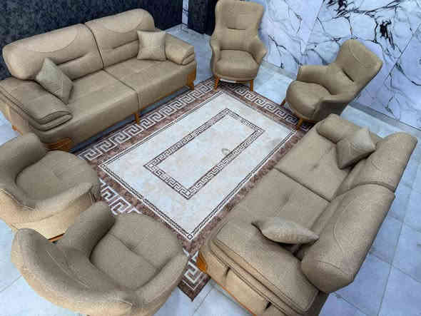 🛋️ التخم التركي الفاخر ***********
تفليش الاسعار فقط يمنه مليون واصل كل محافضات 😍😍

✔ 10 مقاعد فخمة بجودة عالية وتصميم راقٍ
✔ 2 قنفات ثلاثية بحجم 220 سم
✔ العرض: 90 سم
✔ 2ثلاثي 2كراسي 1ثنائيه
✔ تصميم قلاب يصلح سرير، مثالي لأصحاب المنازل الصغيرة، لا تحتار عند استقبال الضيوف!
✔ الخشب: زان بالكامل، متين وقوي
✔ القاعدة: خشب زان لمتانة إضافية
✔ الإسفنج: سوفت طبي مريح جدًا، مثالي لأصحاب الوزن الثقيل
💰 السعر: مليون  واصللوالعرض لفتره محدوده فقط 4ايام سارعو بل حجز
📢 متوفر تجهيز جملة ومفرد
🚚 خدمة توصيل إلى كافة محافظات العراق مجانا 
📍 العنوان: كلار
📞 للمزيد من التفاصيل:
👩‍💼 موظفة المبيعات: ***********
🔹 هاشتاك
#معرض_Royal Design-رويال دزاين #تخم_تركي #أثاث_راقي #تصاميم_عصرية #ديكور_فاخر #خشب_زان #أناقة_المنزل #راحة_وجمال #توصيل_مجاني #منازل_صغيرة
