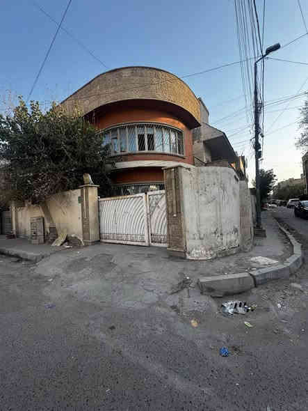 #أعـلان_أيـجـار 

دار لـلأيـجـار #الـكـرادة ، مـسـاحـة 300 مـتـر   

 📍الـعـنـوان : الكـرادة هويدي قرب شارع العطار 

 يحتوي على 4 غرف وحمامات و صـالات و  مـطـبـخ و كـراج                

◾نقدم لك خدمات عقارية متكاملة  :

▪️نجد لك عقار يلبي كل احتياجاتك .
▪️نأجر عقارك باسرع وقت ممكن .
▪️نقدم لك موقع عقاري متكامل ( إيجارات الكرادة ) .

◾تابع صفحاتنا لتصلك كل عروضنا الجديدة .

✨ اختار الصح .. وخليك ويا #إيجارات_الكرادة ✨ 

◾للطلب و الاستفسار تواصلو معنا عبر الارقام الاتية :

⬅️ *********** يوجد واتس 📞  مهندس أسامة 
⬅️  ***********  يوجد واتس 📞  مهندس عمر 

#عقارات_بغداد #عقارات_الجادرية #عقارات_المنصور #عقارات_اليرموك #عقارات_الكرادة #عقارات_العرصات
#مجمعات_سكنية
