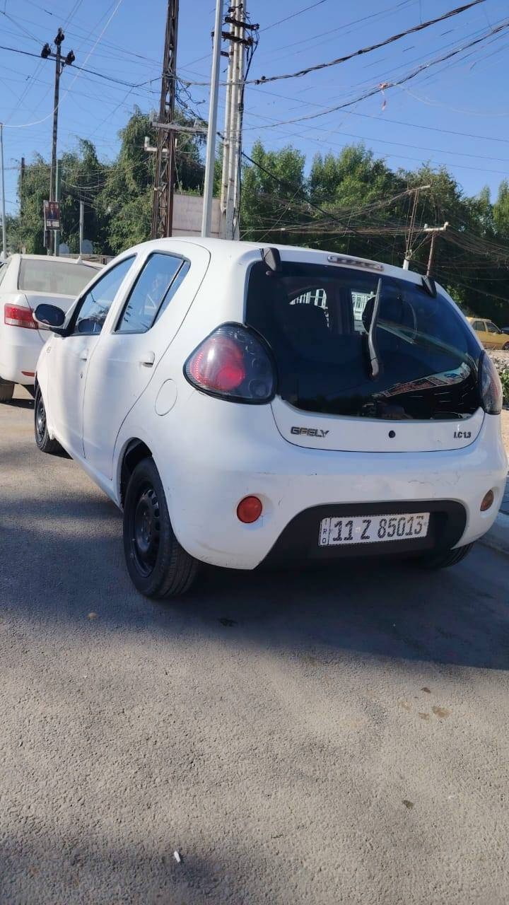 باندا 2013 سياره باسم بنيه تبريد شغال نظيفه بيه طخات بسيطه سعر 42 ورقه وبيه مجال ***********
