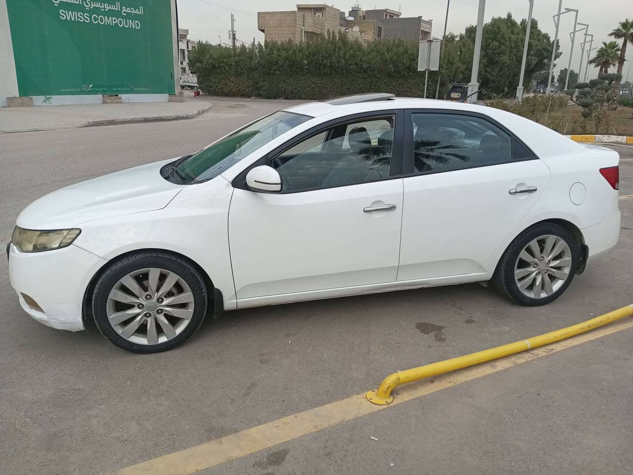 السلام عليكم كيا سيراتو موديل 2012 خليجي رقم بغداد الجديد بأسمي فول مواصفات عدة البصمه تحكم جهتين+ اشاير بالمري +حساسات خلفيه +شفتاة ستيرن+ كير 6 نمر
السيارة كفاله عامه لا صبغ و لا تبديل فقط بارد موضح بالسونار  السعر( 115 )وبيه مجال
اتصال *********** بي واتساب 
مكاني بغداد الغزالية/ او ابو غريب
