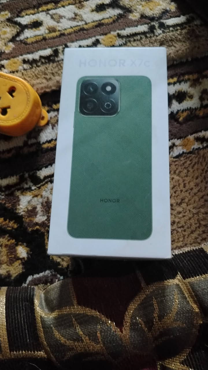 السلام عليكم اخوان جهازين للبيع 
الهونر x7c جهاز نضيف مستخدم قليل اخذتة ما صار شهرين ويا كامل ملحقات سعر الجهاز ب170الف 
والثاني ريلمي c65جهاز نضيف لوك سعر الجهاز ب135الف بدون ملحقات وهاذا رقمي ***********   وتساب واتصال لحد يراسل عل صفحة راسلو واتساب
