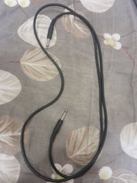 كابل سماعات • نوعية وسط • موصل