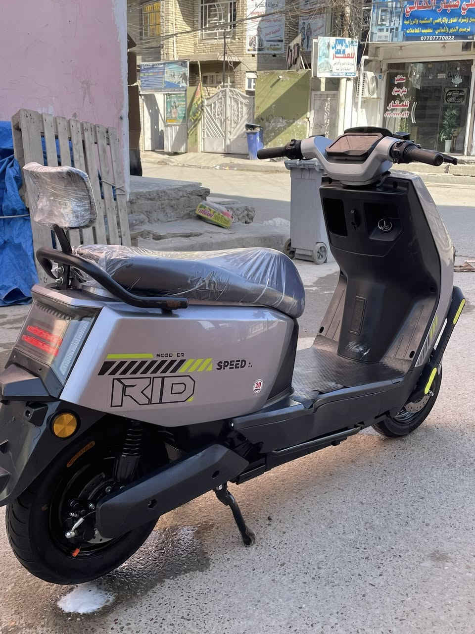 السلام عليكم دراجة سكنس ام عيون 2025
6 بطاريات كبار 
لايت عالي ناصي 
اشاير 
نضام بك R+ بارك P
قفل ستيرن 
السعر 550 وبيها مجال 
العنوان بغداد بلديات 
الرقم ***********
