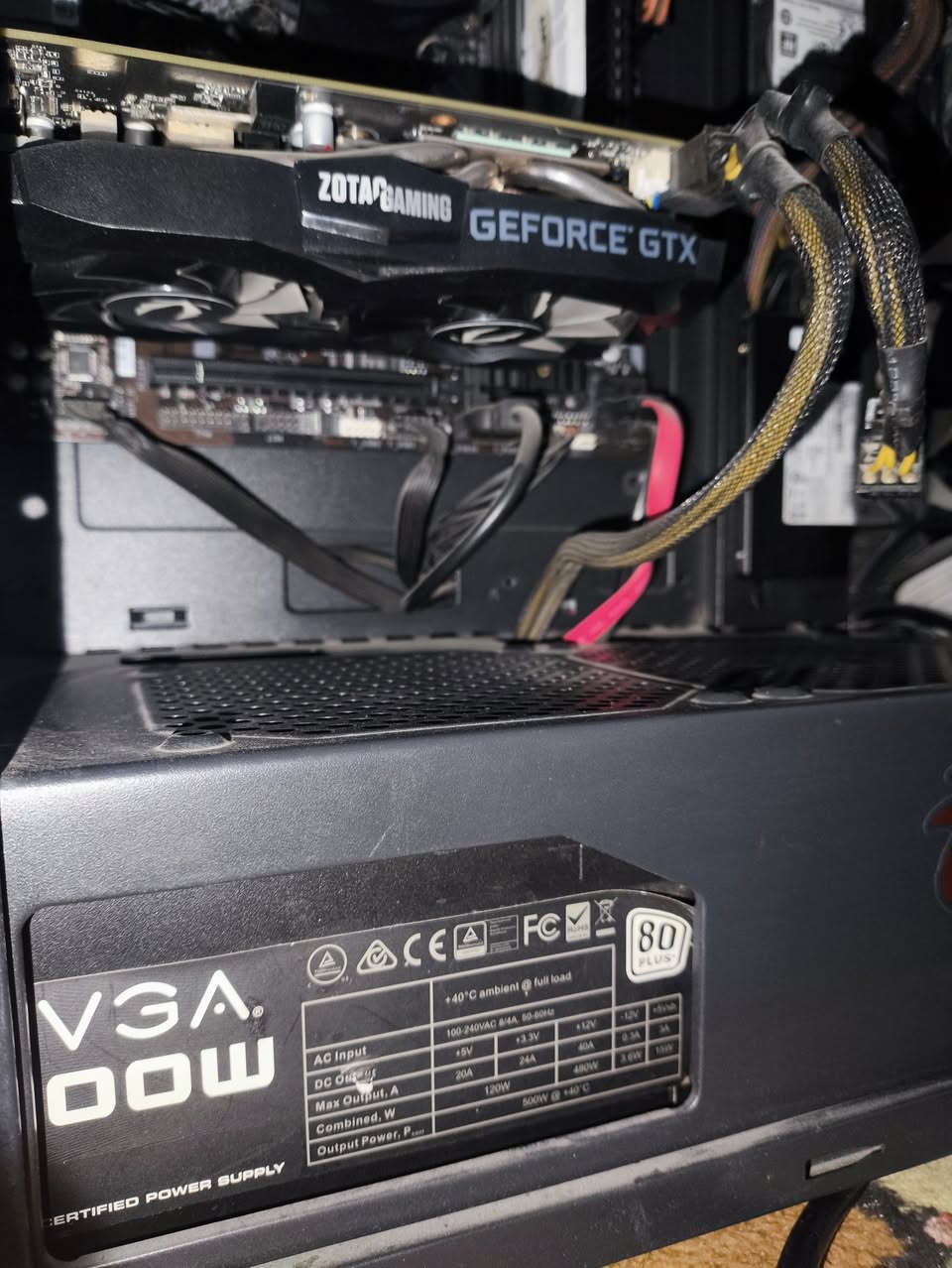 السلام عليكم
pc للبيع
R5 2600x
Gtx 1660s جديد
Ram 8*2 (16) 3200
hdd 500GB
ssd 128GB
M.B واضح بلصورة 
كيس msi نضيف
مع ماوس و كيبورد 
يشغل جميع الالعاب باداء جيد 
رقمي ***********
سعر 530 الف دينار عراقي
