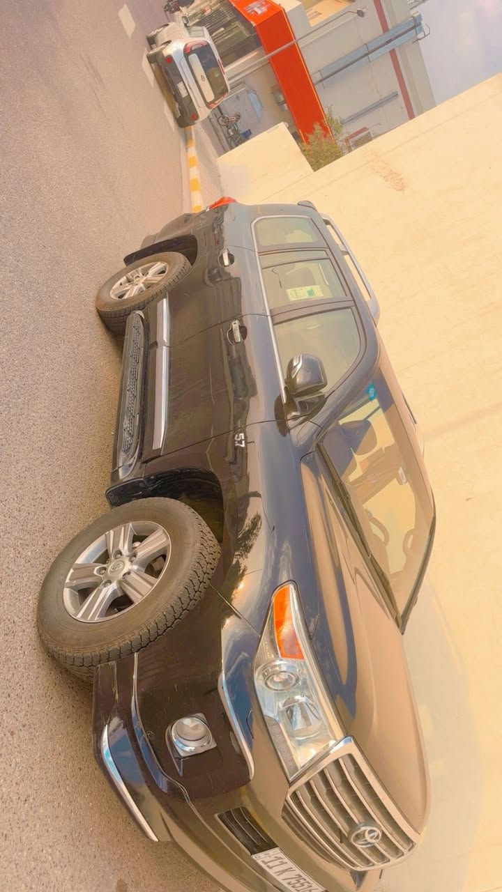 لاندكروز 2015 VXR فوول
رقم بغداد مشروع وطني تحويل مباشر 

محرك 5700 فول مواصفات 

ماشيه 260 الف / كم 

مكفوله ماعدا بارد ثنين اماكن بالجاملغ والباب الخلفي 

مكان السياره : البصرة 

السعر : 40 الف دولار وبيها مجال بسيط للشراي 

للأستفسار : 
***********
***********
