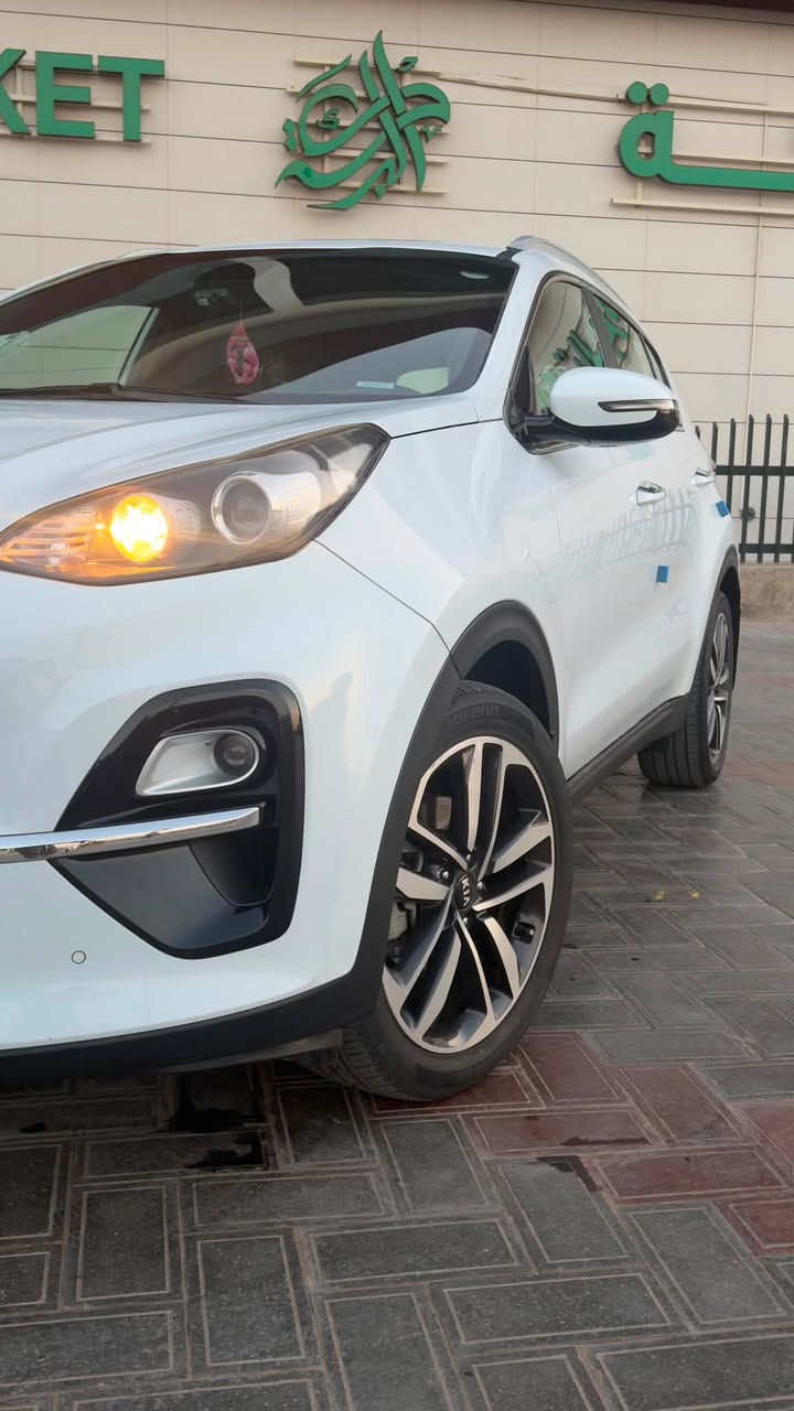 للبيع كيا سبورتج 2020 خليجي
مواصفات 
محرك 2000دوش
- بصمة 
- تحكم ستيرن 
-تبريد شاشة
- كشنات كهرباء +تدفئة كشنات
- جلد + مخمل
- داخل بيجي 
- حساسات امامية
- حساسات خلفية 
- قطعتين تبريد
- نظام ABS 
- بلوتوث + USB 

السيارة جاهزة كير وحدادية وصدر ومكينة مكفولات 

ماشية 88  
السيارة نظيفة جداً
ضررها فقط بارد بسيط كلش موضح بالسونار 

رقم بغداد بأسمي تحويل ثاني يوم 

السعر 205 وبيها مجال للشراي

مكانها السماوة /المركز

للاستفسار الاتصال على 
***********
