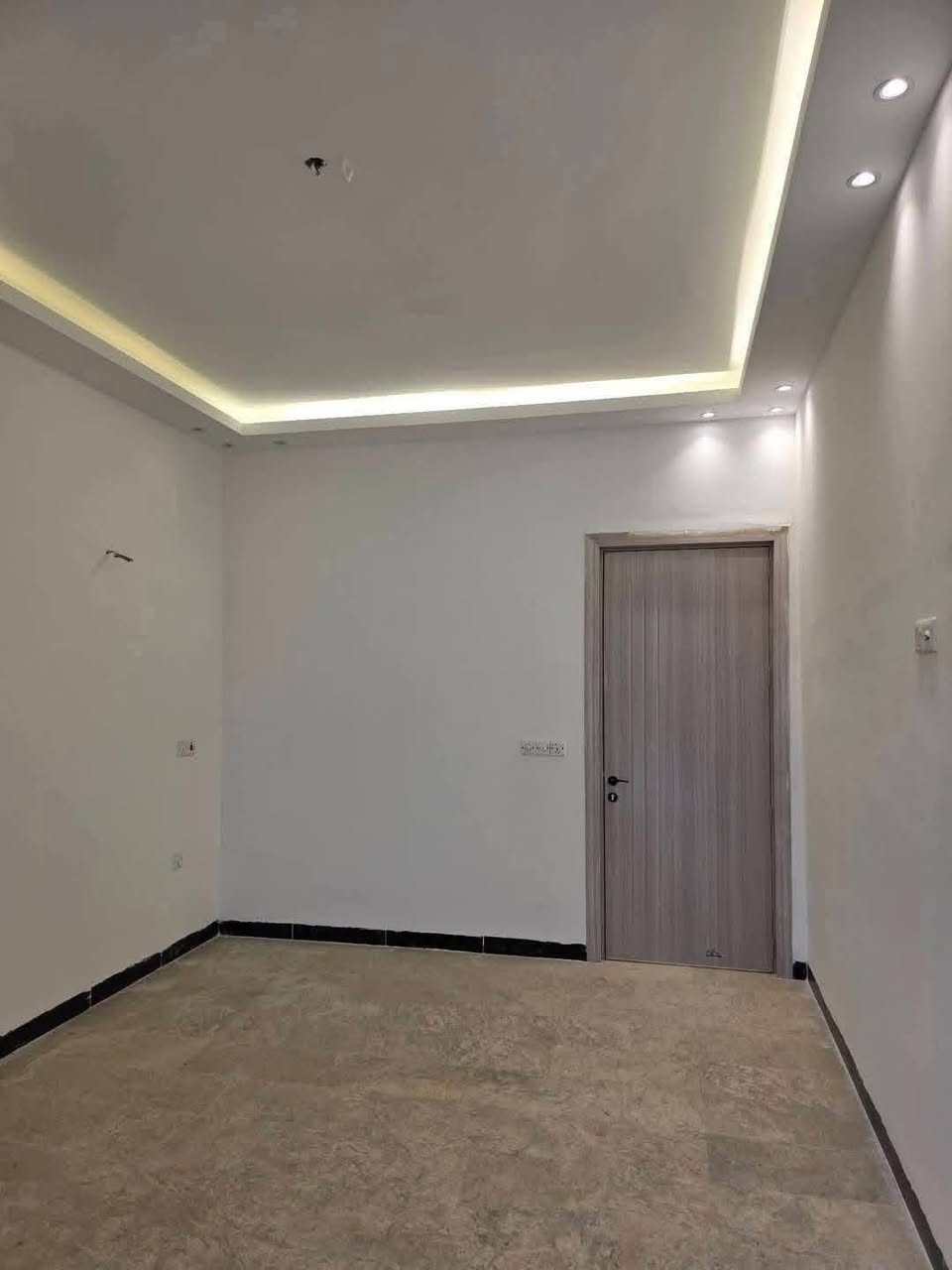 السلام عليكم
يعلن #مكتب_حمورابي _للعقار

تونات مساحة الواحد 100 متر للبيع واجهة 4 مدخلين

 كل دار يحتوي على هول صالة منور

 غرف نوم عدد3

مطبخ+خدمات عدد2

حي الجهاد ديوان المخابرات

للاستفسار ☎️*********** واتساب

نستقبل كافة العقارات مناطق حي الجهاد
