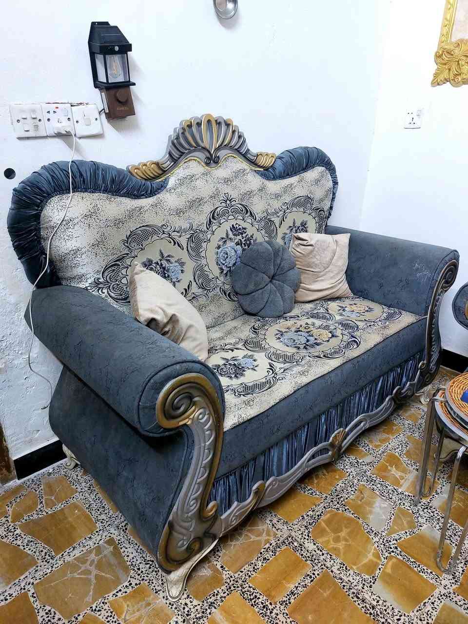 تخم عشر مقاعد للبيع نظيف تفاصيلة كما معروضة امامكم لون رصاصي فيلي السعر ٣٥٠ بي مجال بسيط مكاني بغداد #الغزالية شارع الضغط ***********
