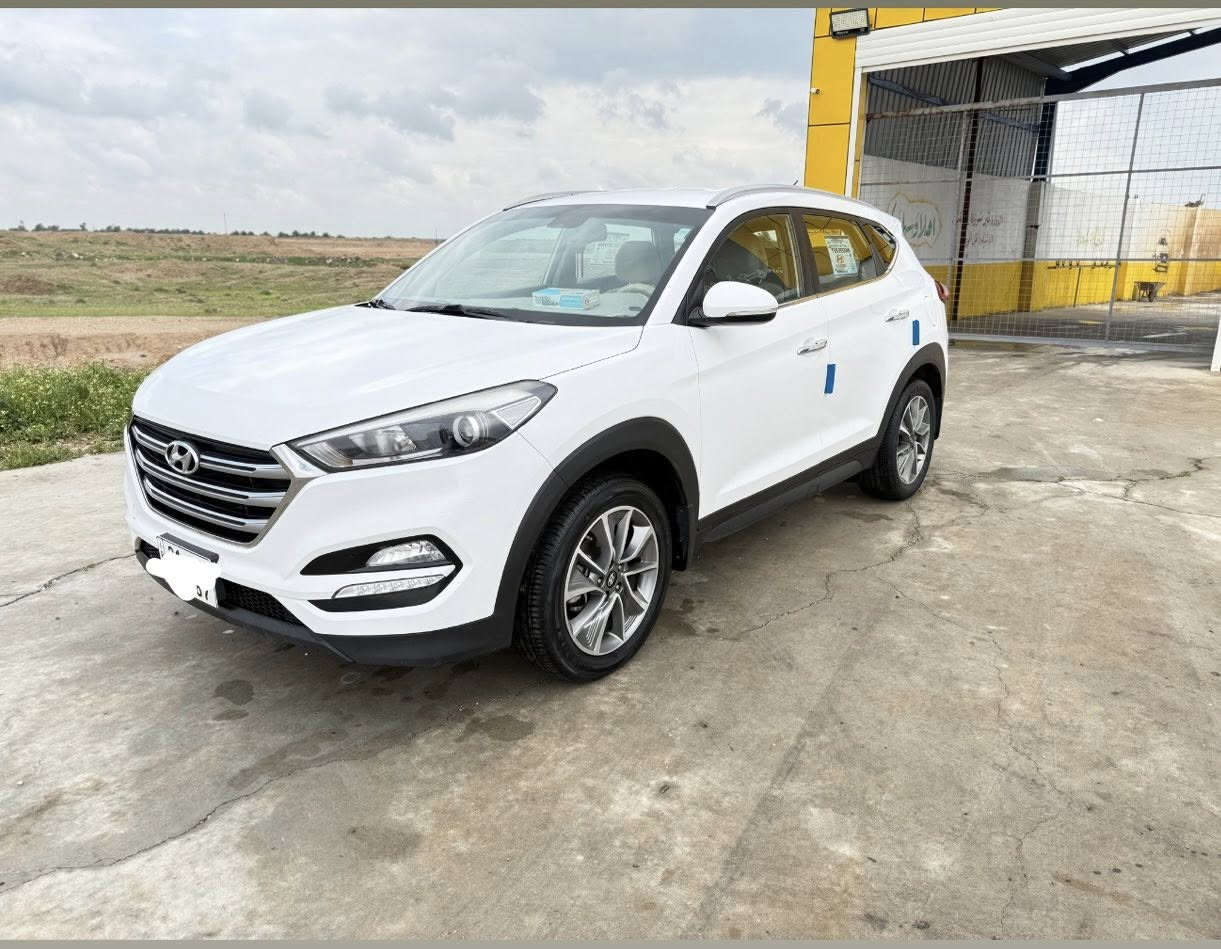 توسان للبيع  
وارد خليجي  موديل ١٨. رقم سليمانية ماشية ١٦٢  الف وسيارة كلين بس بيها شخط بالجامرلغ السكن الأمامي باقي على وضعها مامصلح مثل ماموضح بالصورة  امري شفط وبيها سويجين وداخل لونين مثل ماموضح بالصورة  والسعر ١٨٥ $وبيها مجال  
الاتصال على هذا الرقم  ***********
