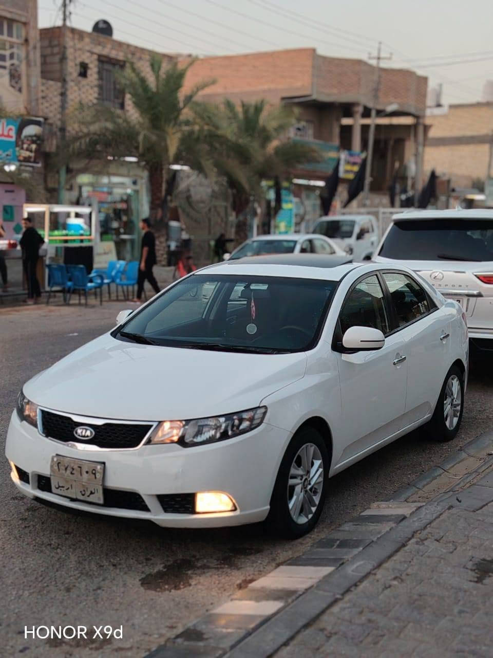 السلام عليكم اخوان
سيراتو موديل  2013 خليجي محرك 1600گير 6نمر رقم رقم اربيل الماني بسم كردي تريد تحويل وكاله حسب قناعه المشتري  
كير محرك حداديه تخم تاير تبريد ثلج ❄السياره كفاله عامه من كلشي  والسونار موجود  السياره جاهزه للاخير جديده بمعنى الكلام
 فتحه سلايت مري شفط اشاره بلمري شفتات ستيرن اربعه دسك  كيج حماوه  حساس خلفي  يدات نيكل اوكس يو اس بي بلوتوث  5ويل كب تحكمات  ستيرن حاكيه بال 120 دگ جرص السياره بعد احلى من الصور 
السعر 99وبيه مجال قليل للشراي السياره جديده بلعافيه علياخذهه 
 مكانه بابل القاسم ع 
*********** حلة, بابل
